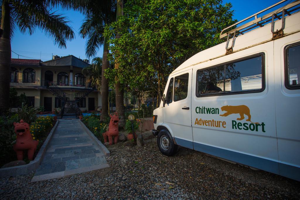 Chitwan Adventure Resort Sauraha Esterno foto