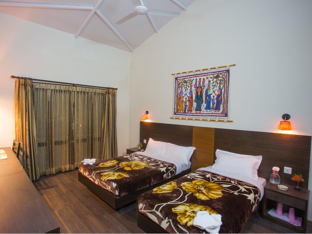 Chitwan Adventure Resort Sauraha Esterno foto