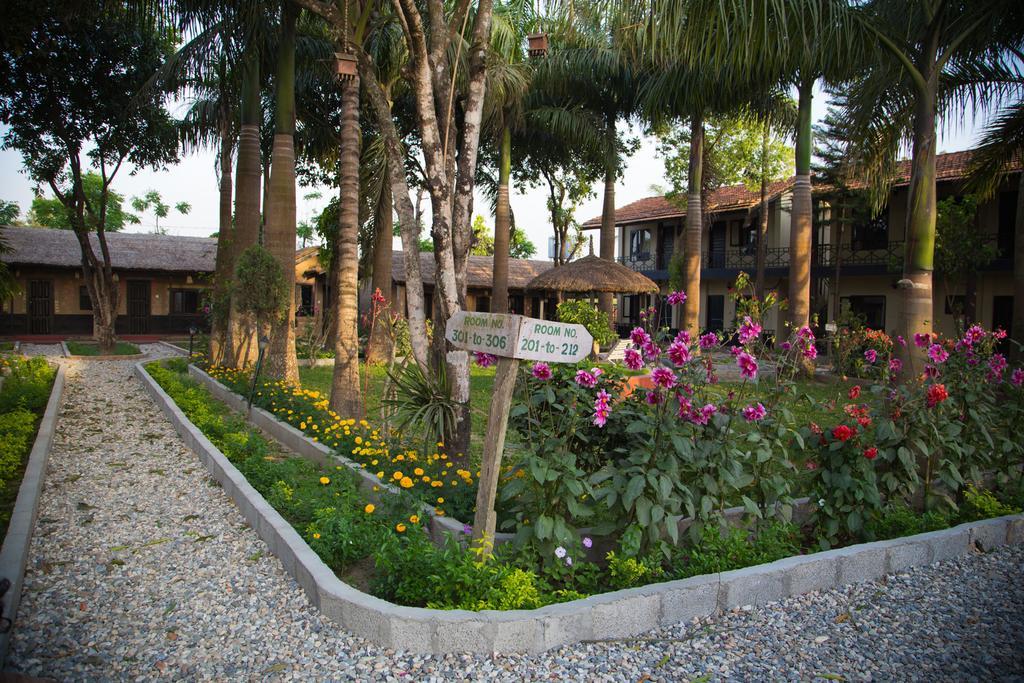 Chitwan Adventure Resort Sauraha Esterno foto