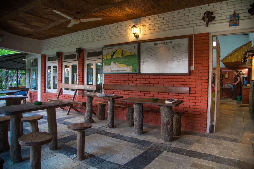 Chitwan Adventure Resort Sauraha Esterno foto