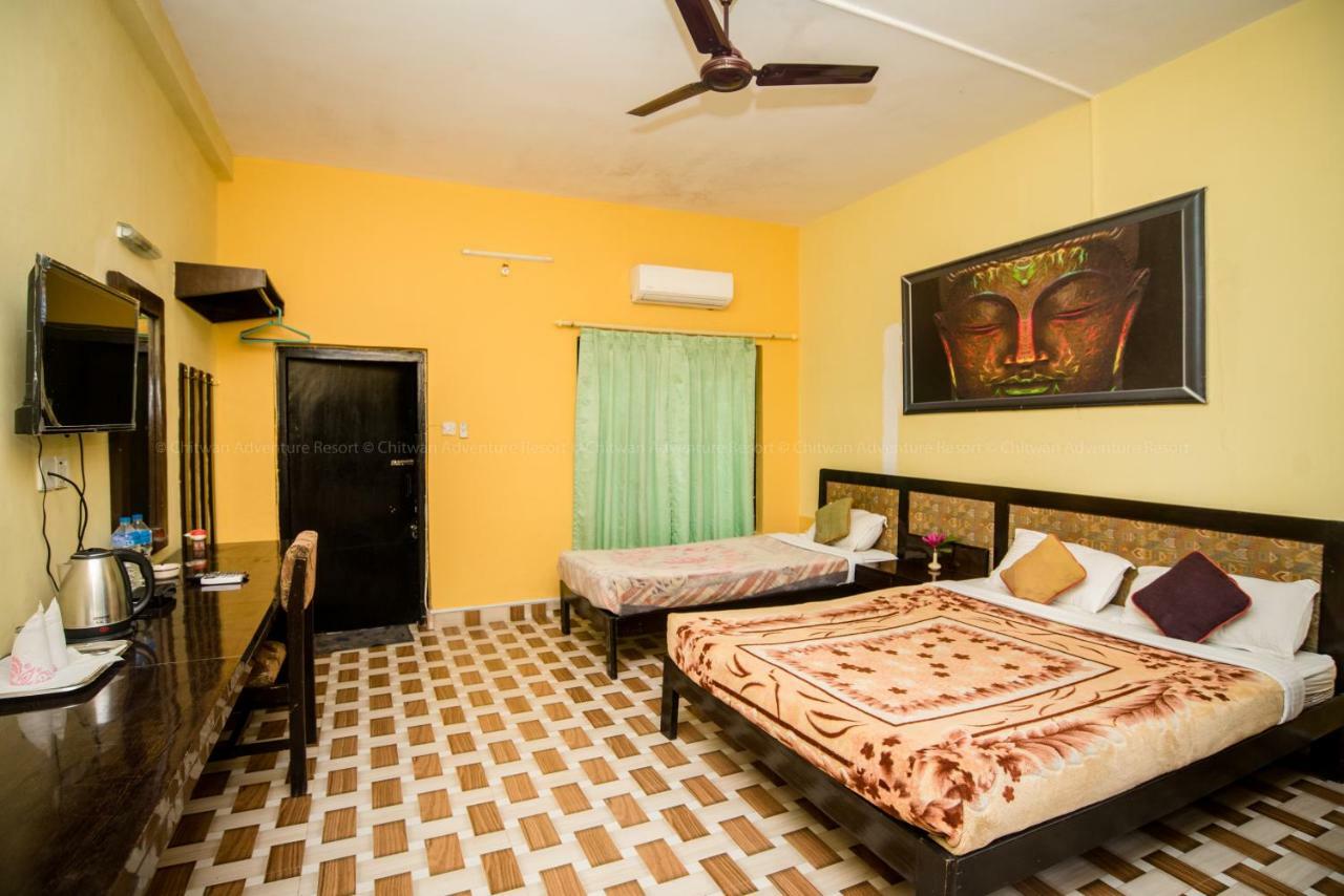 Chitwan Adventure Resort Sauraha Esterno foto
