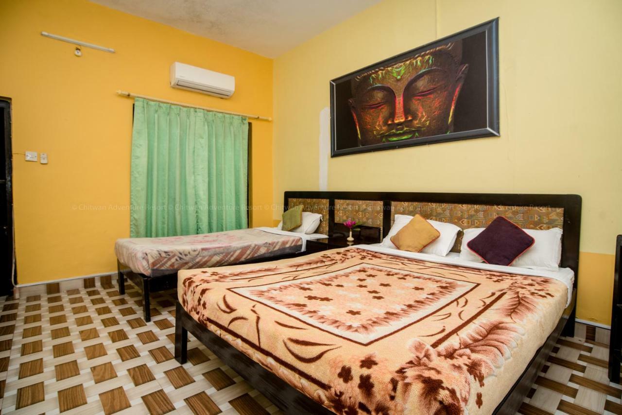Chitwan Adventure Resort Sauraha Esterno foto
