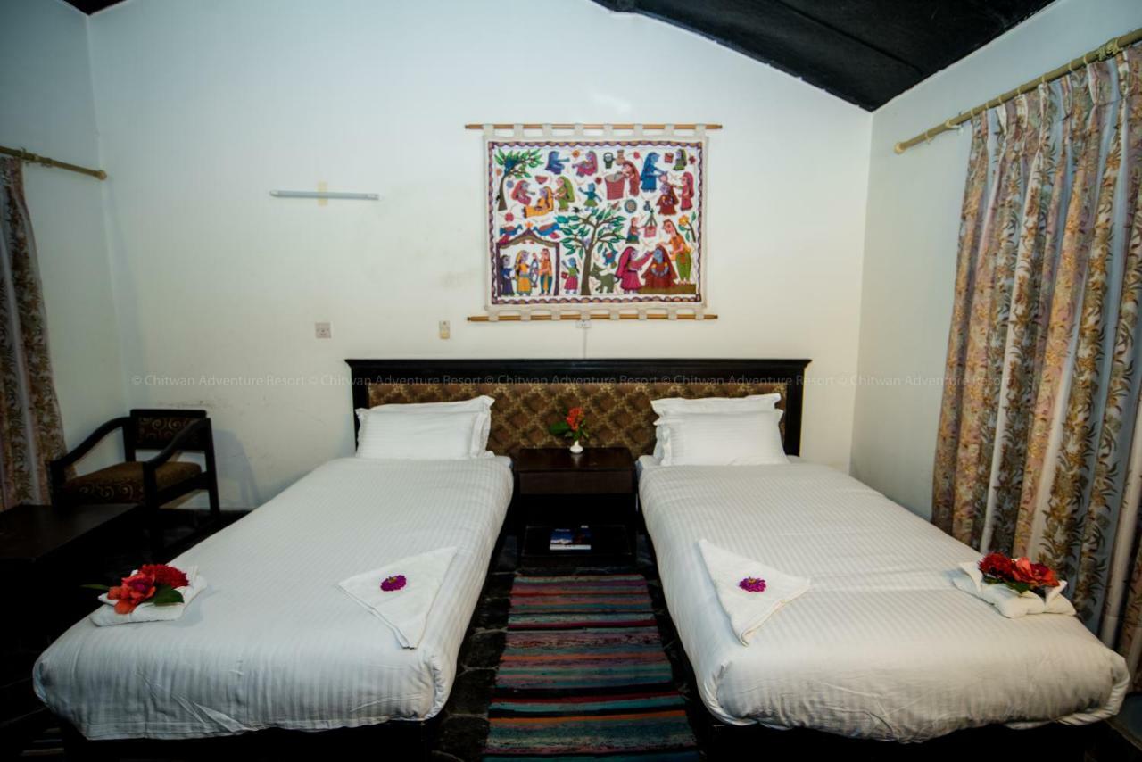 Chitwan Adventure Resort Sauraha Esterno foto