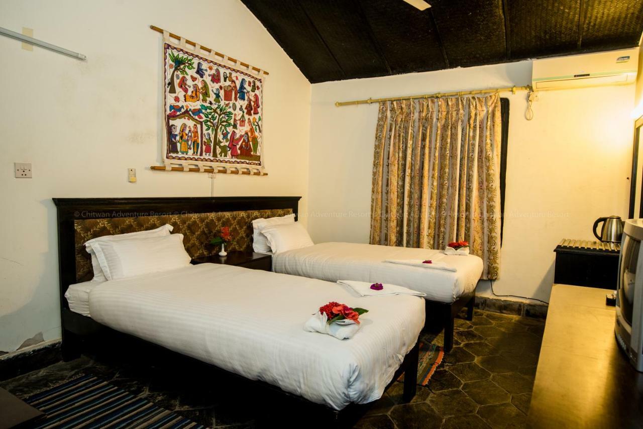 Chitwan Adventure Resort Sauraha Esterno foto